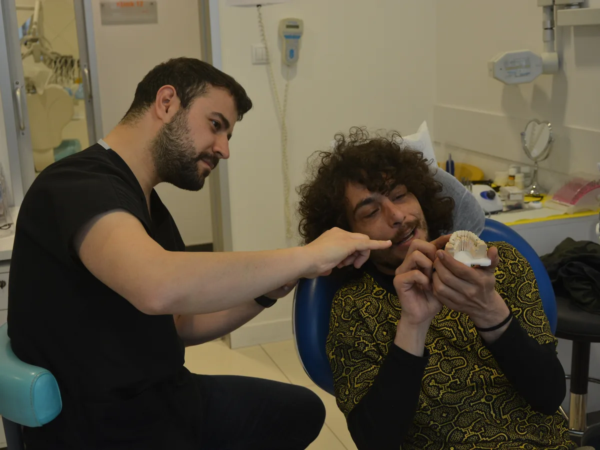 Veneer colour and aesthetic problems — clinical overview at CityDent Istanbul