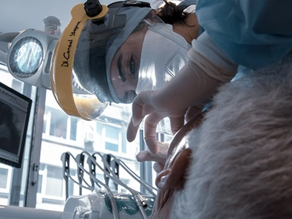 CityDent İstanbul kliniğinde modern bir tedavi odası
